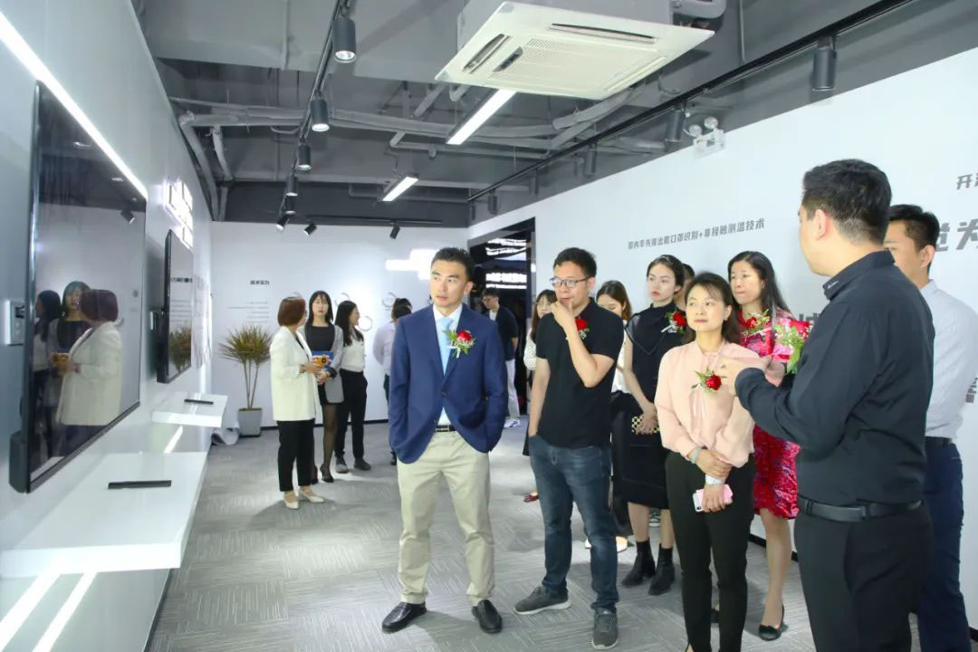 1675926382520897.jpg 1675926382520897.jpg